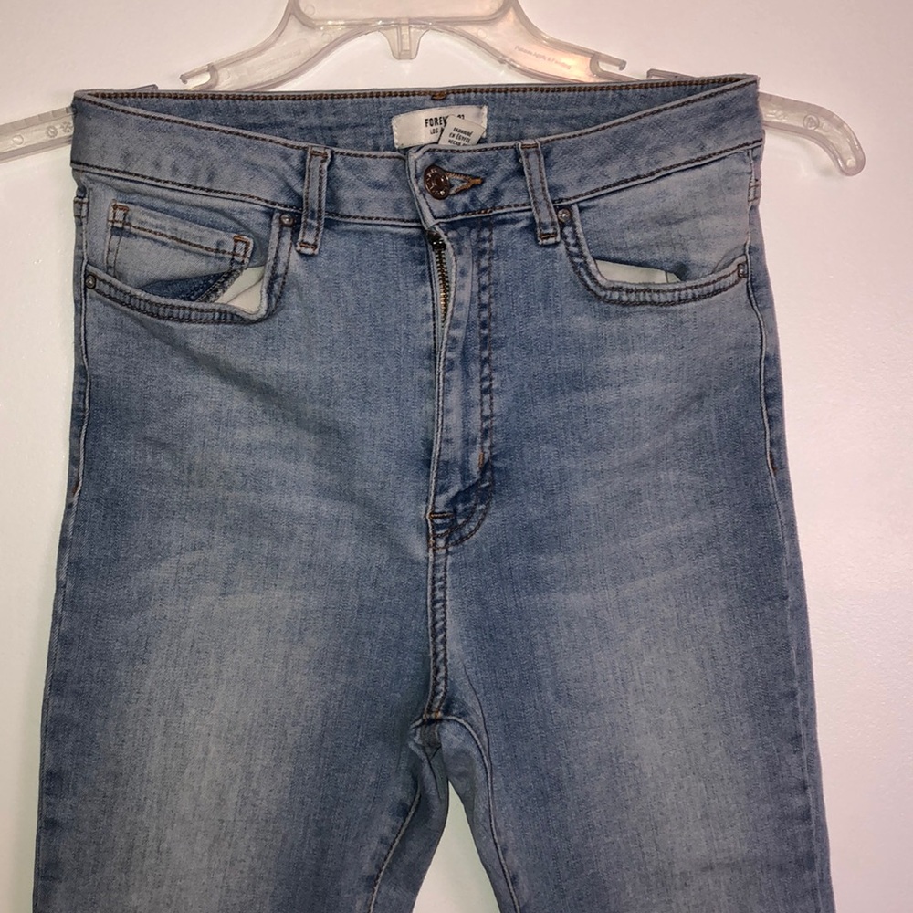 Jeans / Knee Slit